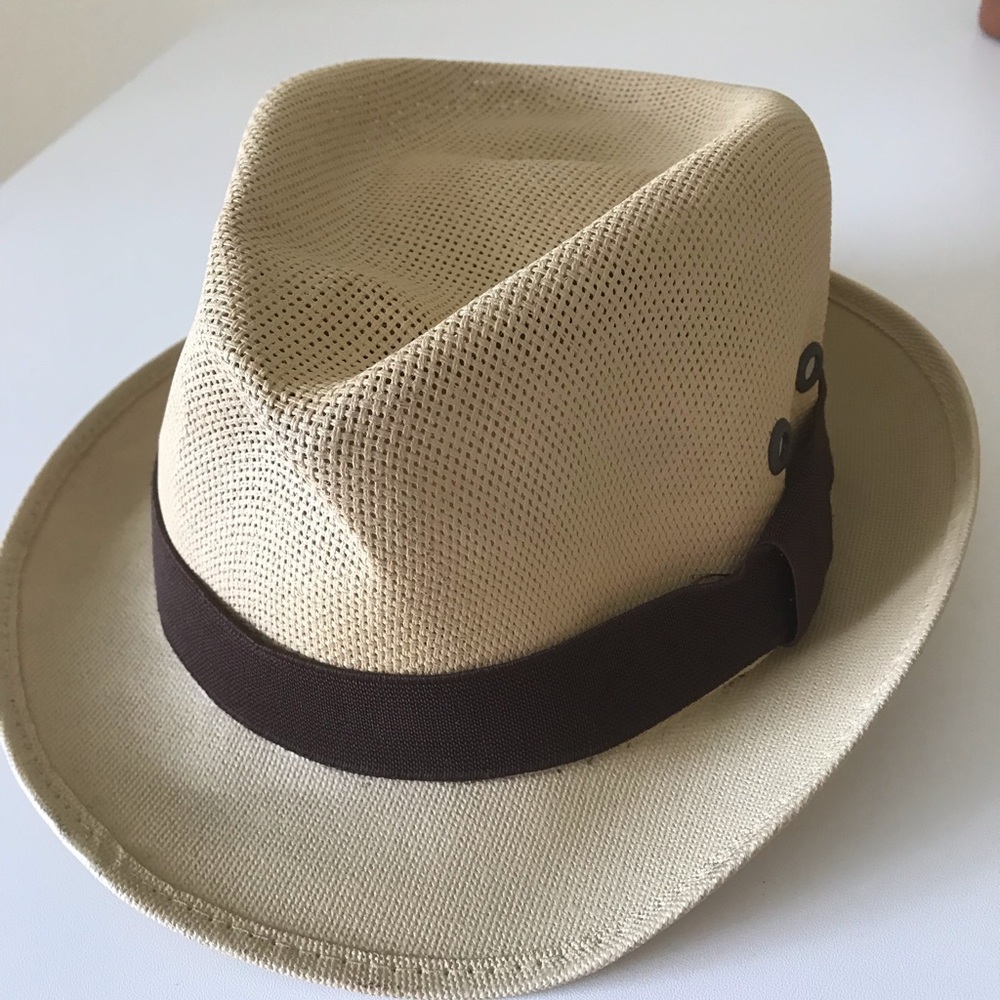 Men’s straw hat tan color NWOT